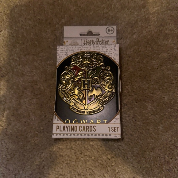 Harry Potter Playing Cards in Tin w/ Crest, NWT - Picture 1 of 3